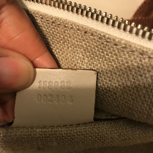 Authentic Gucci Hobo - Picture 3 of 4